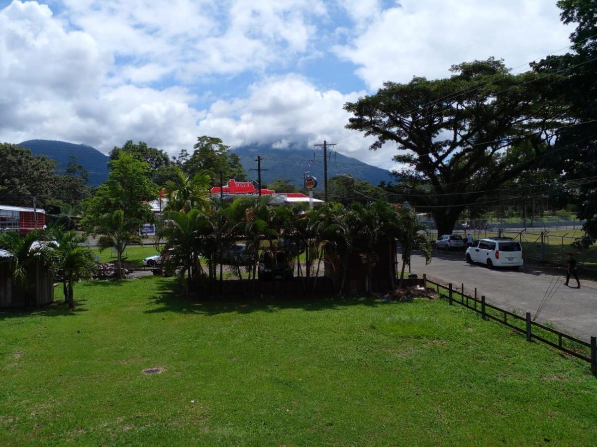 La Pension Backpackers La Fortuna Eksteriør billede