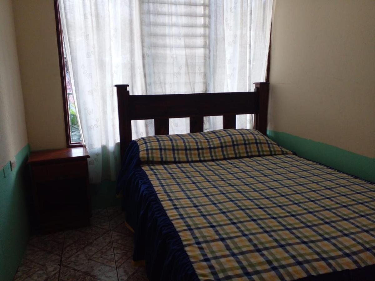 La Pension Backpackers La Fortuna Eksteriør billede